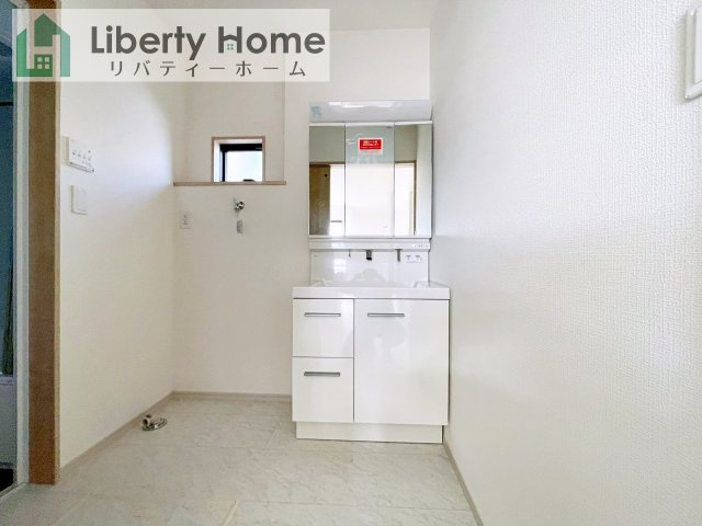 那珂市杉23-P2　4号棟　新築戸建の独立洗面台