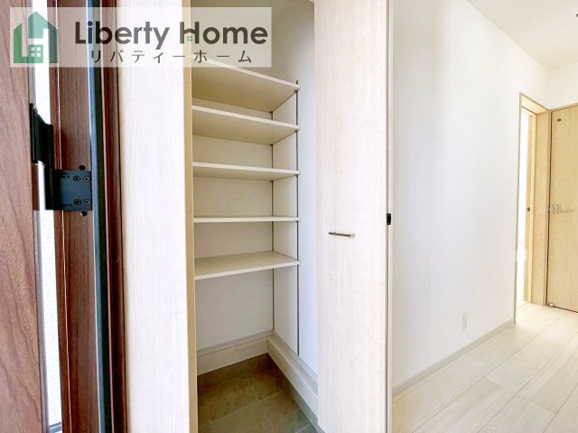 那珂市杉23-P2　4号棟　新築戸建の収納