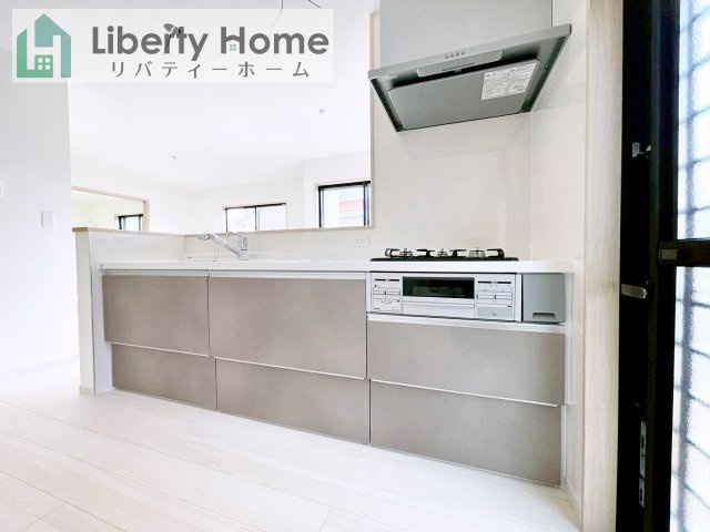 那珂市杉23-P2　4号棟　新築戸建のキッチン