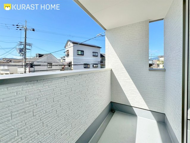 京都市西京区桂池尻町　新築戸建のバルコニー