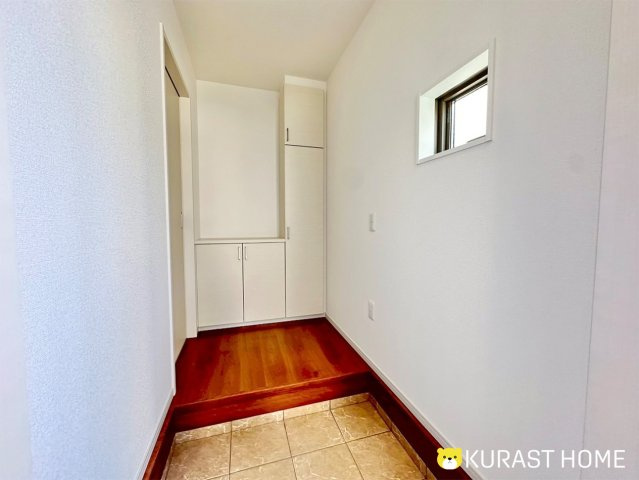 京都市西京区桂池尻町　新築戸建の玄関