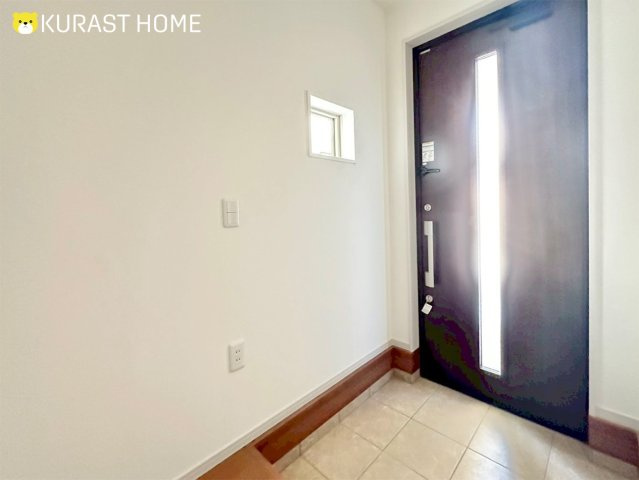 京都市西京区桂池尻町　新築戸建の玄関