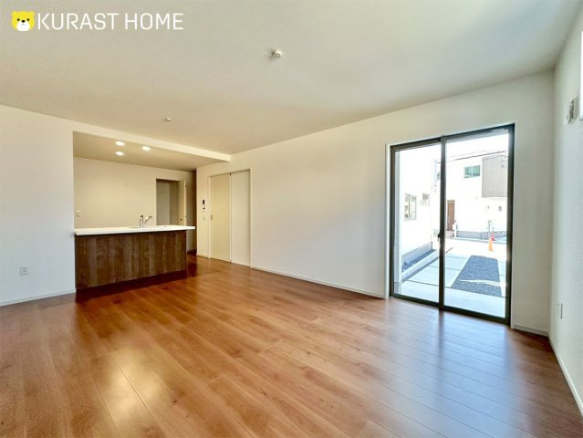 京都市西京区桂池尻町　新築戸建の居間・リビング