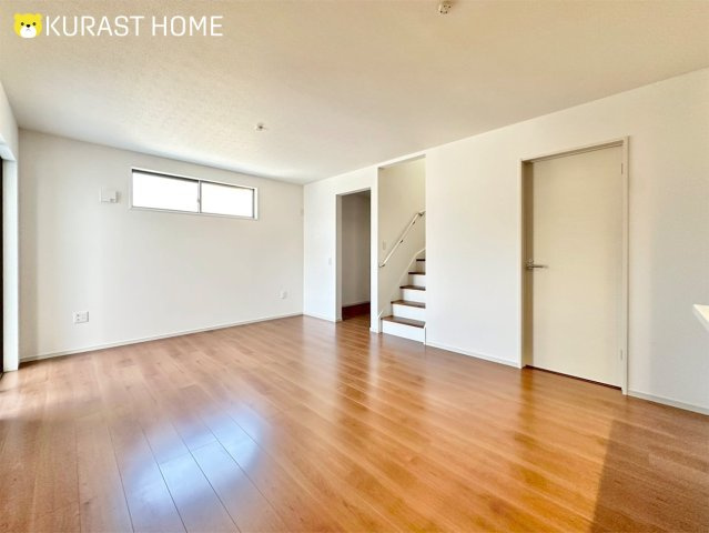 京都市西京区桂池尻町　新築戸建の居間・リビング