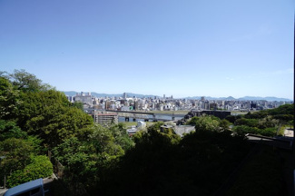 【展望】 | 【ハイブランドリノベ】パークハウス竜王公園フォレストコート | 【四季を感じる】
四季の移ろい・爽やかな青空や風を感じられ
自然を愉しめるパノラマビュー。
毎日の暮らしに余裕を感じさせてくれる、
遮る物の無い開放的な眺望を是非、ご堪能ください。