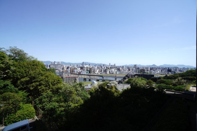 【展望】 | 【ハイブランドリノベ】パークハウス竜王公園フォレストコート | 【四季を感じる】
四季の移ろい・爽やかな青空や風を感じられ
自然を愉しめるパノラマビュー。
毎日の暮らしに余裕を感じさせてくれる、
遮る物の無い開放的な眺望を是非、ご堪能ください。