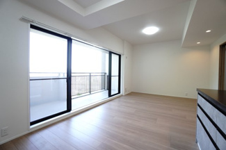 【居間・リビング】 | 【ハイブランドリノベ】パークハウス竜王公園フォレストコート | 室内（2025年5月8日13：00頃）撮影