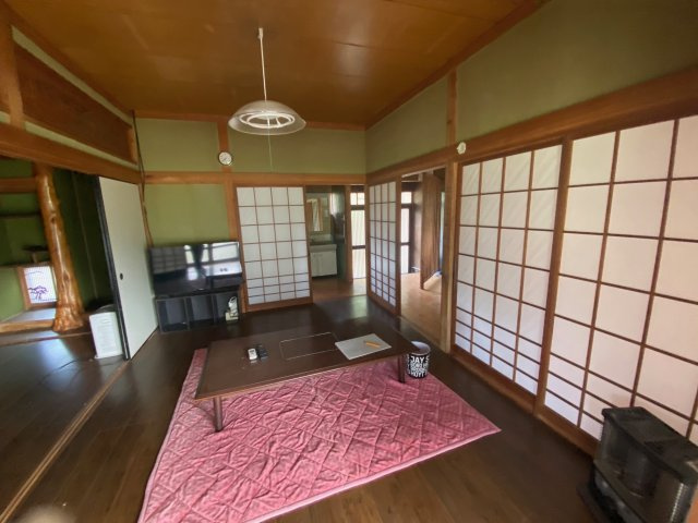 串間市穂佐ヶ原（ほさがはる）2階建家屋の居間・リビング