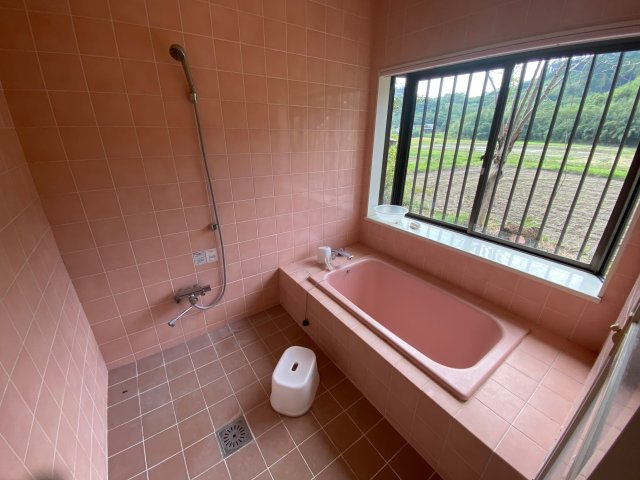 串間市穂佐ヶ原（ほさがはる）2階建家屋の浴室