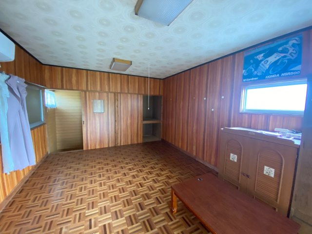 串間市穂佐ヶ原（ほさがはる）2階建家屋の洋室|2階の洋室　約10帖です