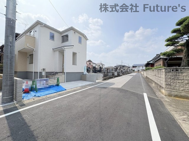 吉川市中曽根1丁目　新築戸建　全3棟　1号棟の前面道路含む現地写真|前面道路含む現地写真です。