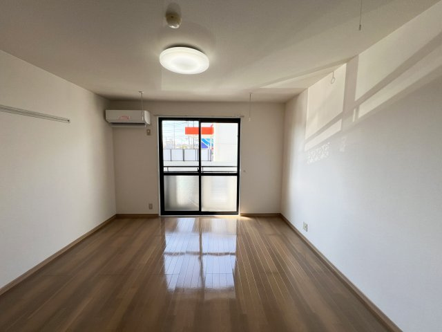 kanada B棟の居間・リビング