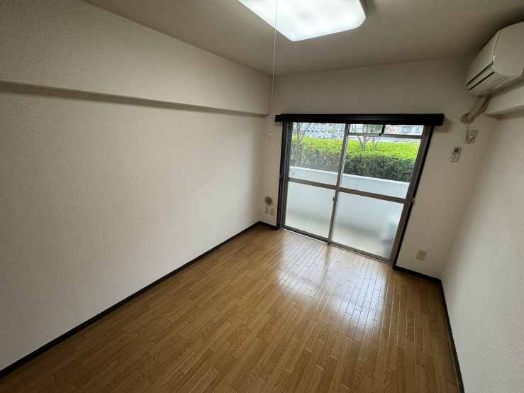 アメニティ高坂の居間・リビング