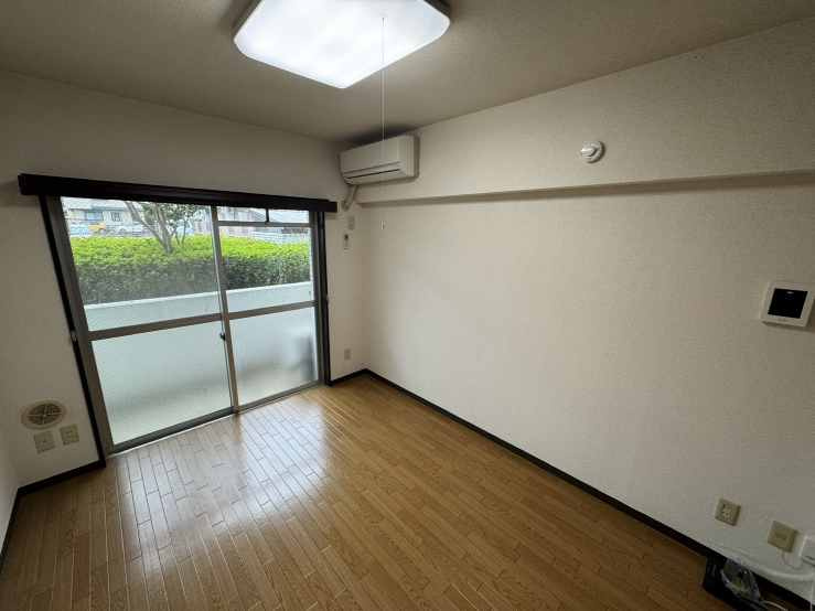 アメニティ高坂の居間・リビング