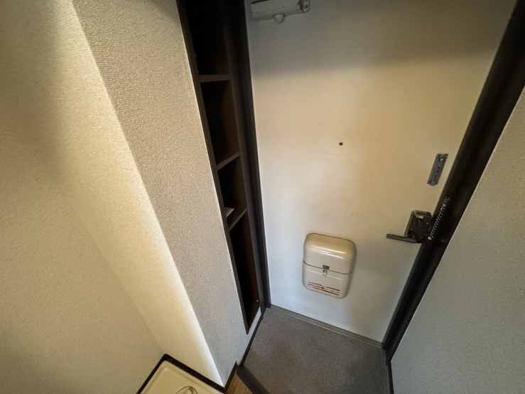 アメニティ高坂の玄関