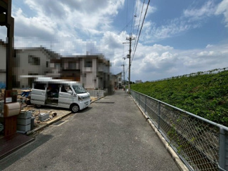 【前面道路含む現地写真】 | 池尻町　売土地 | 現況更地ですので、すぐにお家を建てられますね♪