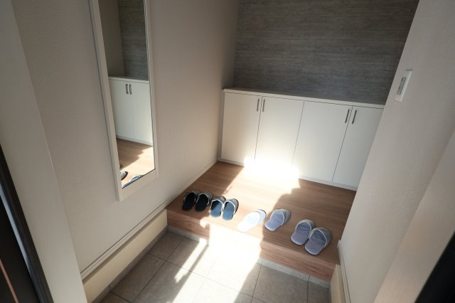 《仲介手数料無料》浦和区瀬ヶ崎５丁目36-3(全1戸)新築一戸建てリガーレの玄関|撮影日 2025年11月27日 12:50 晴れ