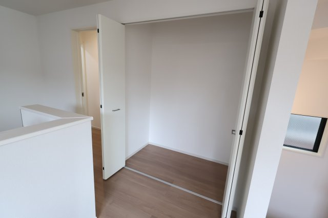 《仲介手数料無料》浦和区瀬ヶ崎５丁目36-3(全1戸)新築一戸建てリガーレの収納|撮影日 2025年11月27日 12:50 晴れ