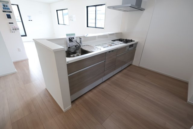 《仲介手数料無料》浦和区瀬ヶ崎５丁目36-3(全1戸)新築一戸建てリガーレのキッチン|撮影日 2025年11月27日 12:50 晴れ