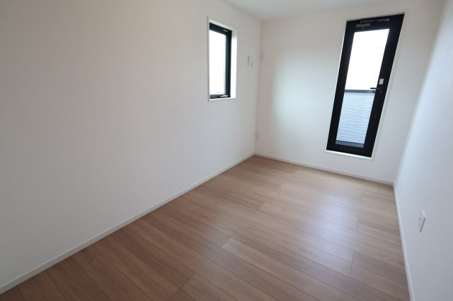 《仲介手数料無料》浦和区瀬ヶ崎５丁目36-3(全1戸)新築一戸建てリガーレの洋室|撮影日 2025年11月27日 12:50 晴れ