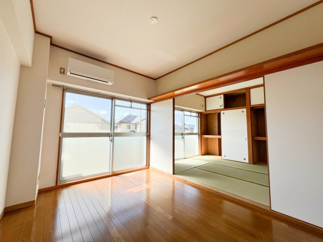 一ツ橋レジデンスの洋室