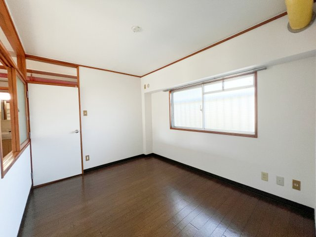 一ツ橋レジデンスの洋室