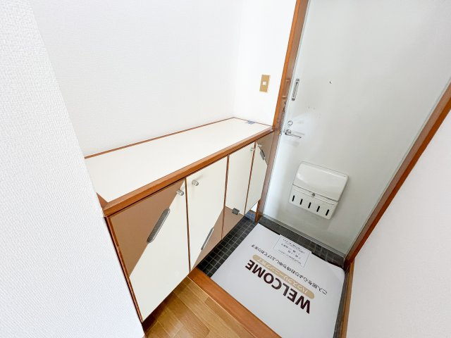 一ツ橋レジデンスの玄関