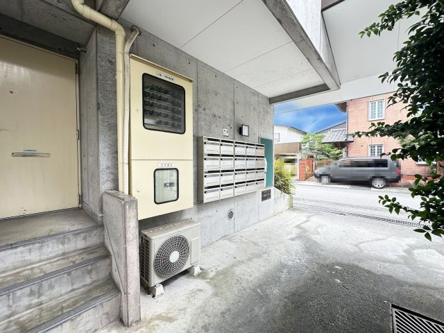 一ツ橋レジデンスのロビー