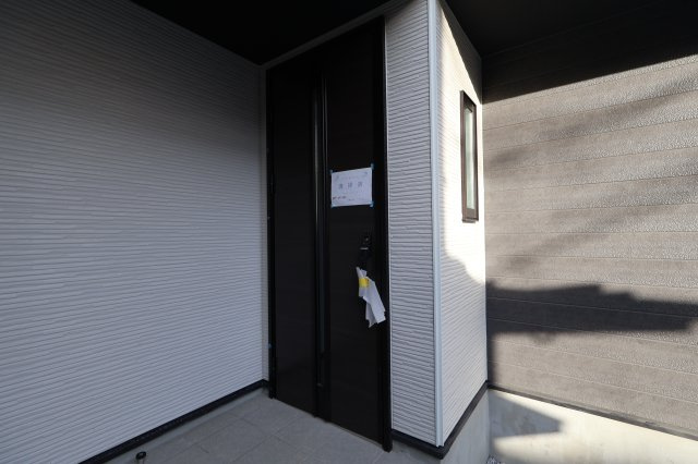 《仲介手数料無料》浦和区瀬ヶ崎４丁目32-37(全1戸)新築一戸建てリガーレの玄関