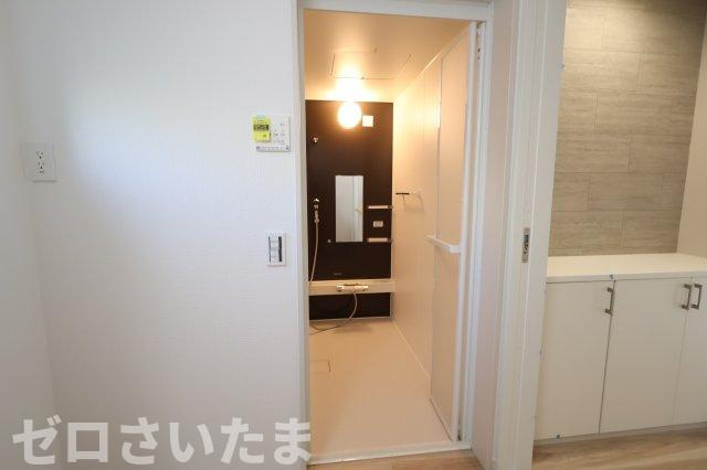 《仲介手数料無料》浦和区瀬ヶ崎４丁目32-37(全1戸)新築一戸建てリガーレのランドリースペース