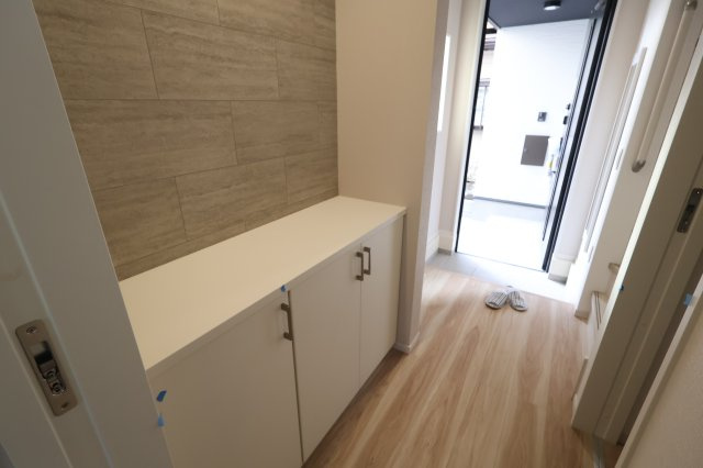 《仲介手数料無料》浦和区瀬ヶ崎４丁目32-37(全1戸)新築一戸建てリガーレの玄関