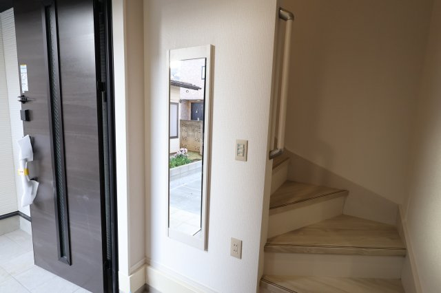 《仲介手数料無料》浦和区瀬ヶ崎４丁目32-37(全1戸)新築一戸建てリガーレの玄関
