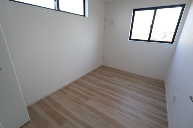 《仲介手数料無料》浦和区瀬ヶ崎４丁目32-37(全1戸)新築一戸建てリガーレの洋室