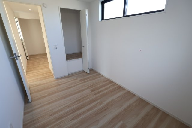 《仲介手数料無料》浦和区瀬ヶ崎４丁目32-37(全1戸)新築一戸建てリガーレの洋室