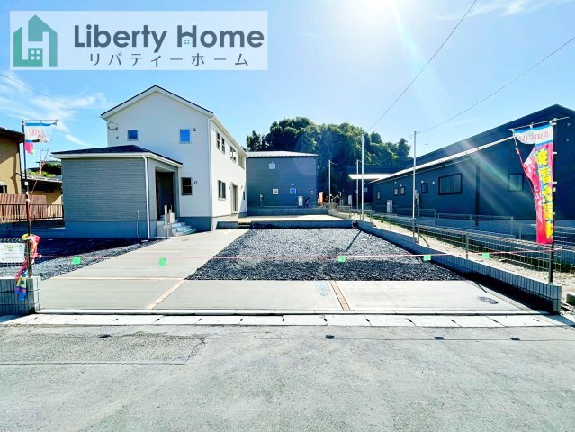 小美玉市小川第1　新築戸建　4号棟の駐車場