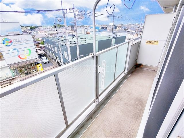 【バルコニー】 | 鶴ヶ島駅通りダイカンプラザ | 風通しの良いバルコニーです