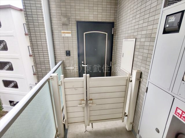 【構造・工法・仕様】 | 鶴ヶ島駅通りダイカンプラザ | 戸建て感覚の玄関ポーチ付きです