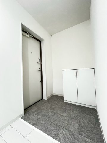 リガロ吹田の玄関