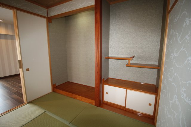 クレアホームズ高知駅前の和室|3.5帖