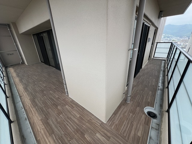 クレアホームズ高知駅前のバルコニー