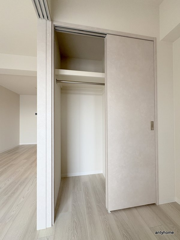 ワールドアイ大阪フェリーチェ　仲介手数料無料の収納