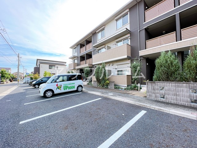 サンセールの駐車場