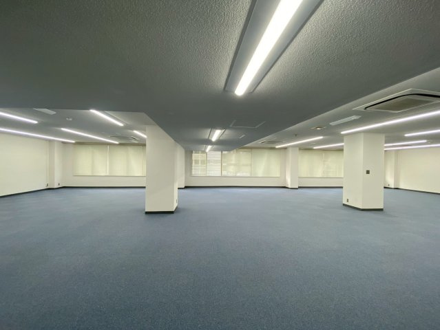 康生通南 マルワビルの内装