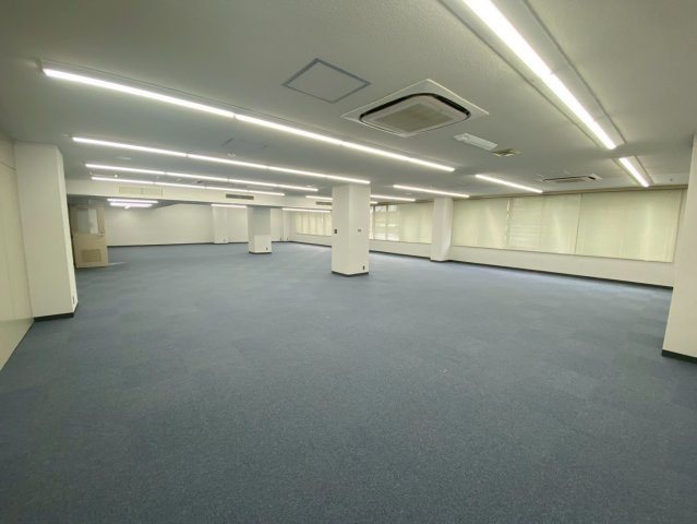 康生通南 マルワビルの内装