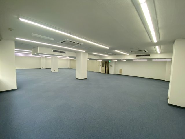 康生通南 マルワビルの内装