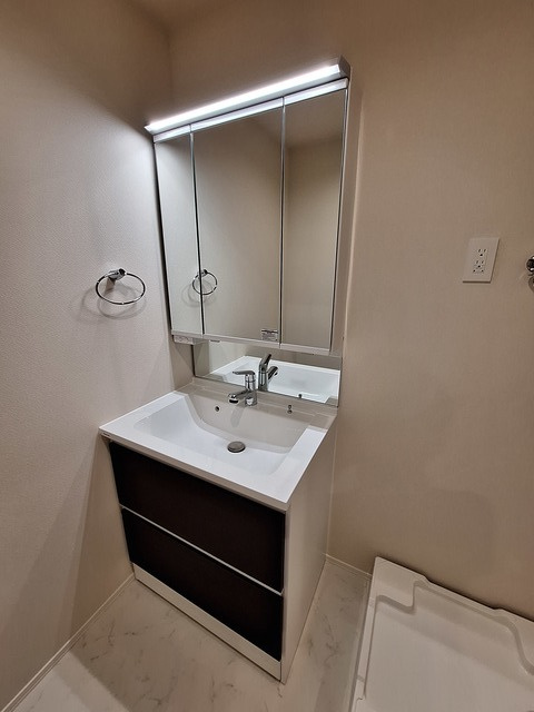 草　錦の洗面所|★三面鏡洗面台★