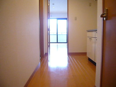 【玄関】 | ソレアード中青木 | ※別号室の参考写真です。