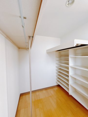 【中古戸建】本庄市小島の収納|ウォークインクローゼット収納♪