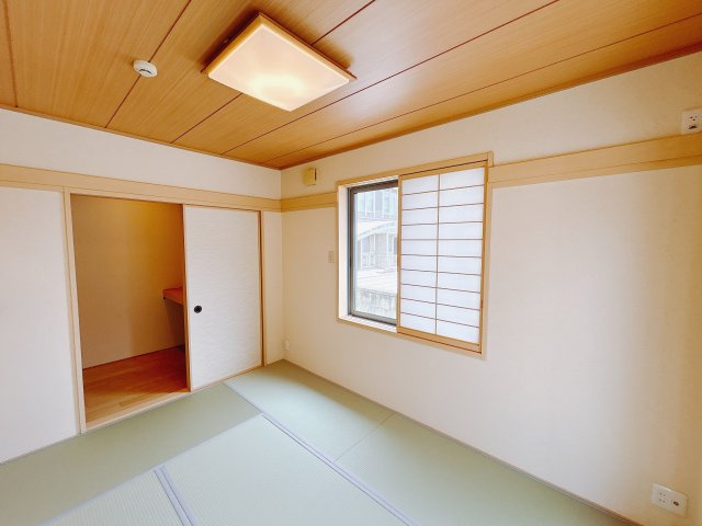 【中古戸建】本庄市小島の和室|和室でしか味わえない畳ならではの香りや素材で和のやすらぎを感じてください♪畳にはリラックス効果があるといわれています。のんびりするならやっぱり和室が一番ですね♪