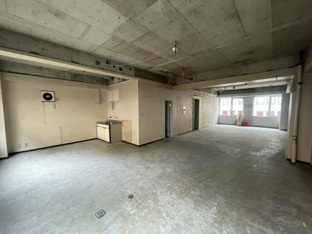 イレブンビルのロビー| 